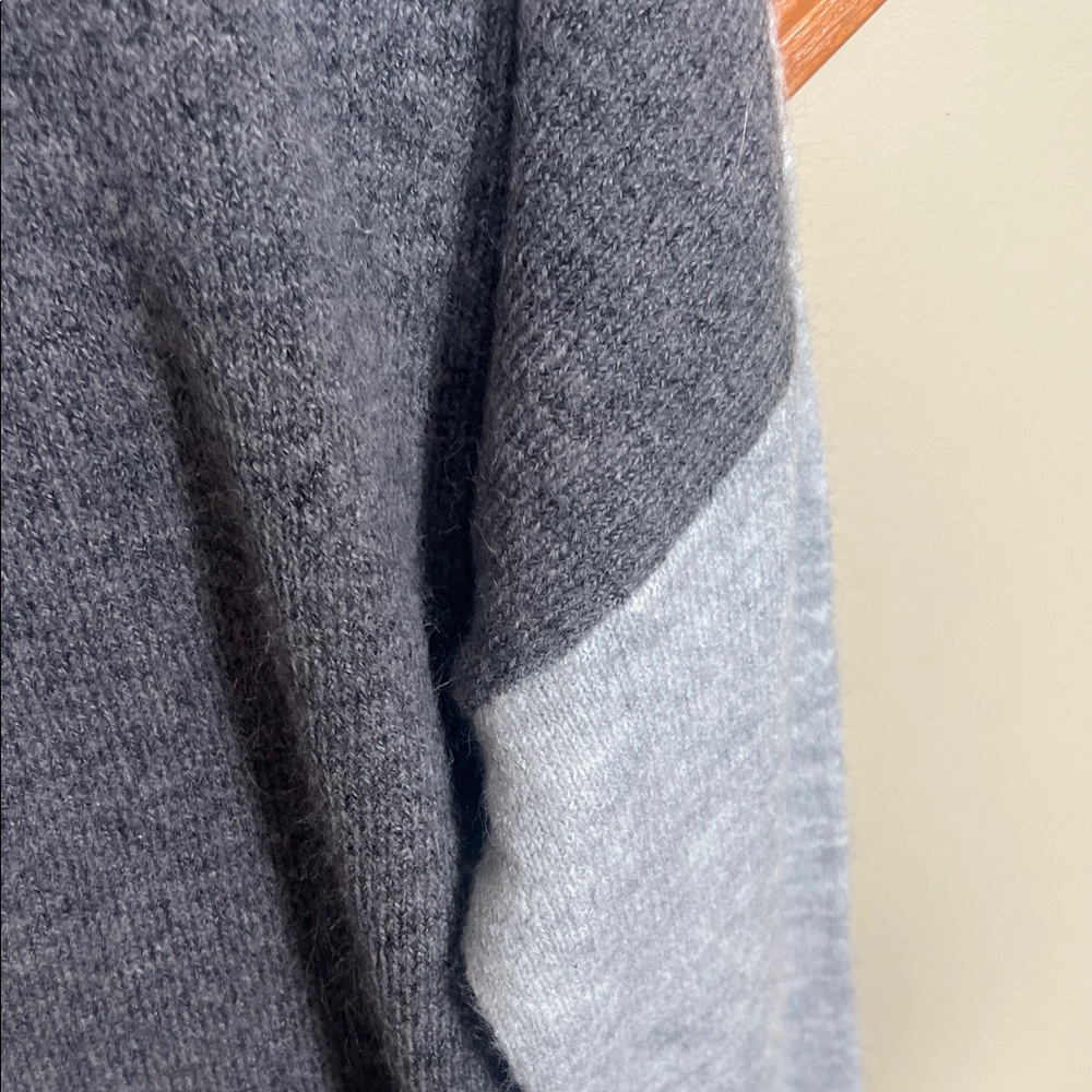 Tribal Two-Tone Knit Sweater in Black & Cream - Picture 4 of 8